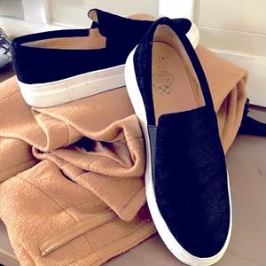 Vince Camuto  shoes New size 9 Stickers haven’t even worn off!